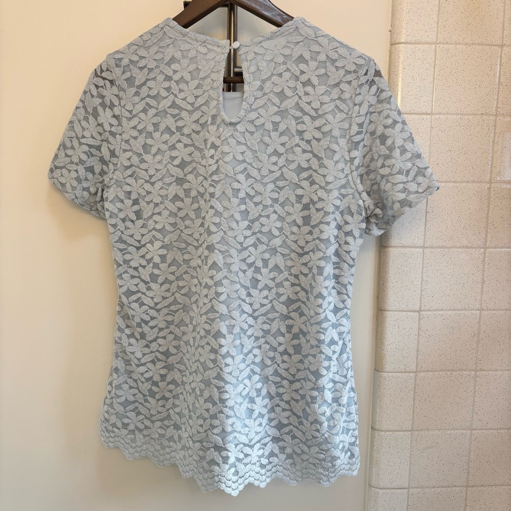 NWT Costco Teddi Rose Blue Floral Tshirt Blue Size Medium Office Church Event - Picture 5 of 13
